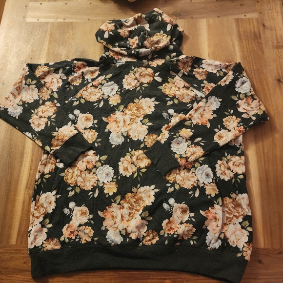 Torrid size 2 floral black classic fit cozy fleece raglan hoodie nwt - Picture 3 of 5